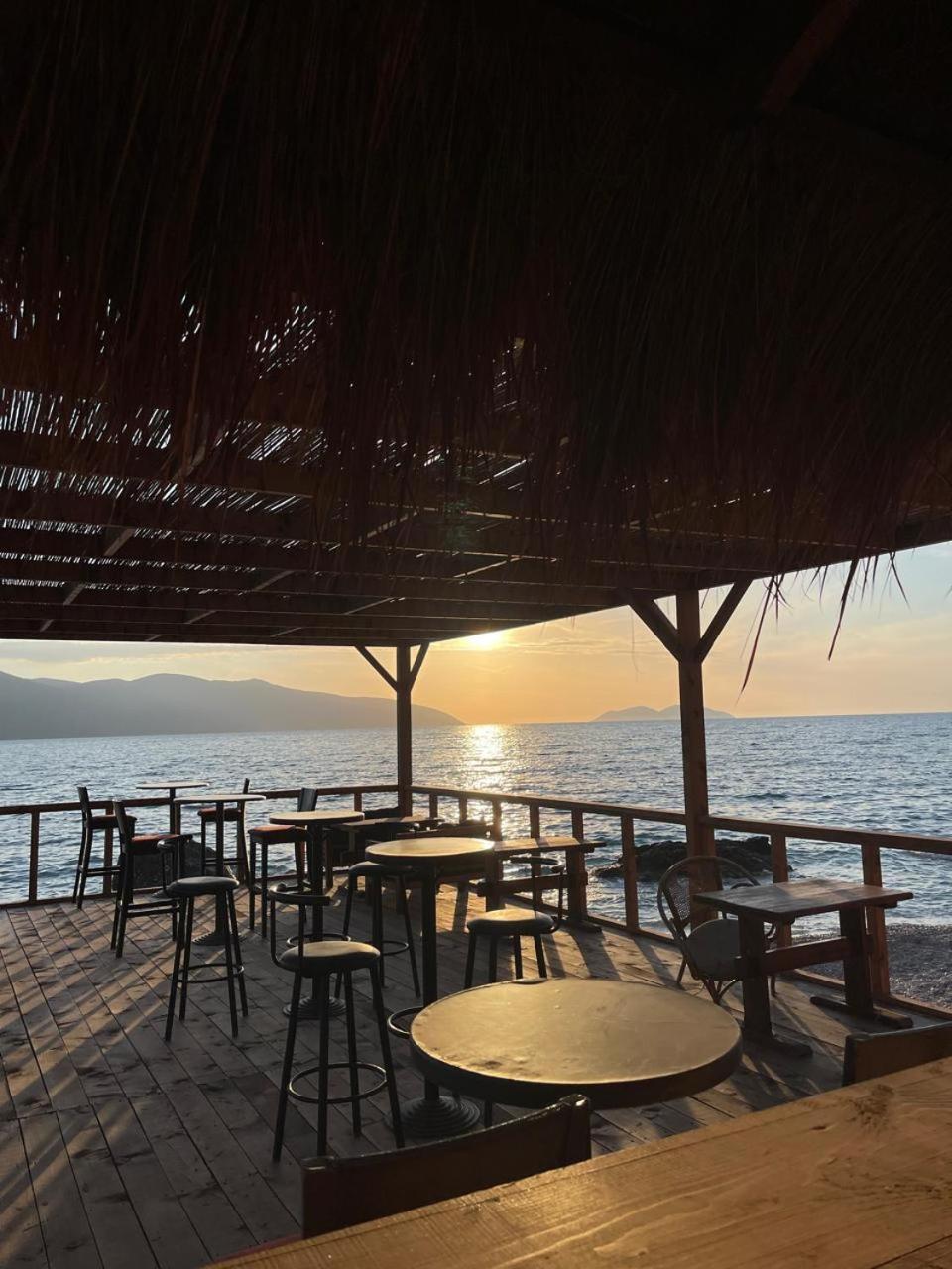 Envi Hotel Vlorë Exteriör bild