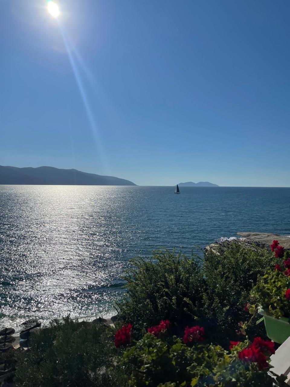 Envi Hotel Vlorë Exteriör bild