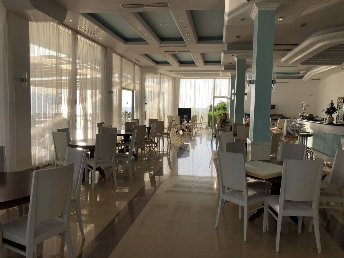 Envi Hotel Vlorë Exteriör bild
